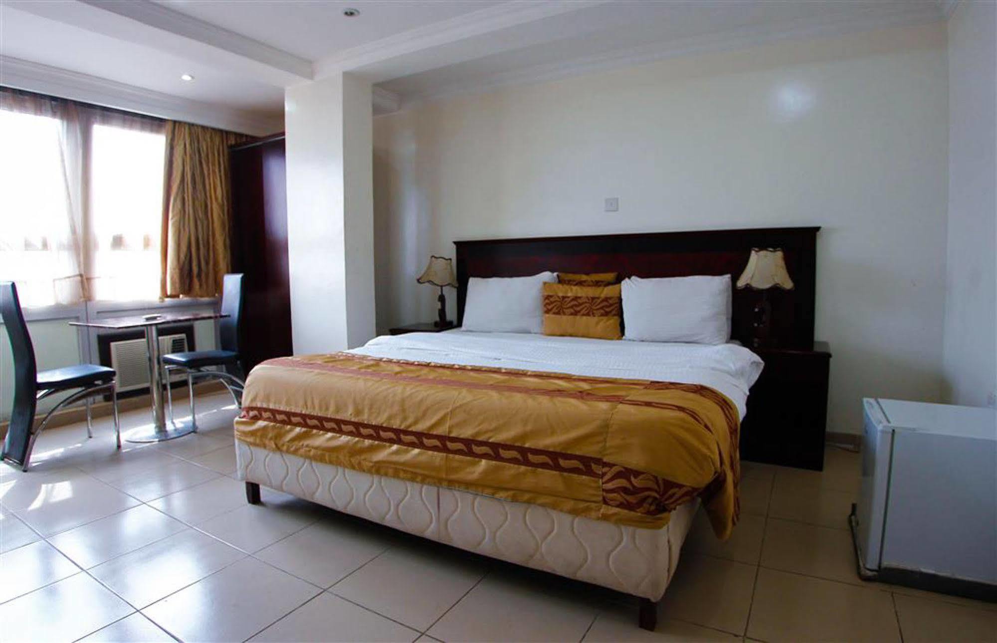 Beni Hotel Lagos Exterior foto